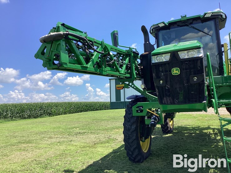 2022-john-deere-412r-image-11