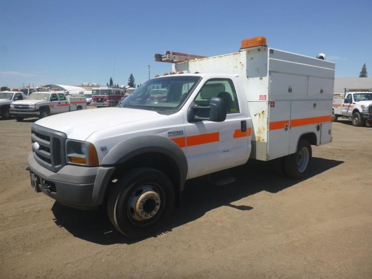 2005-ford-f450-image-1