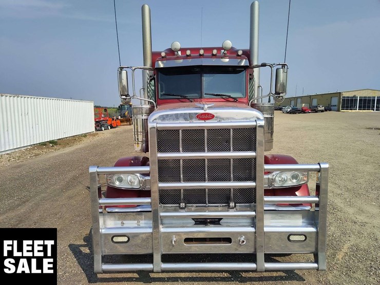 2018-peterbilt-389-image-9