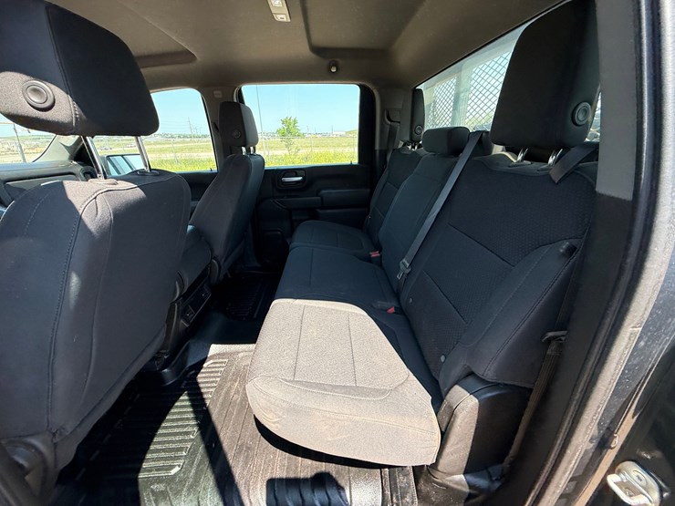 2020-chevrolet-silverado-2500hd-image-22