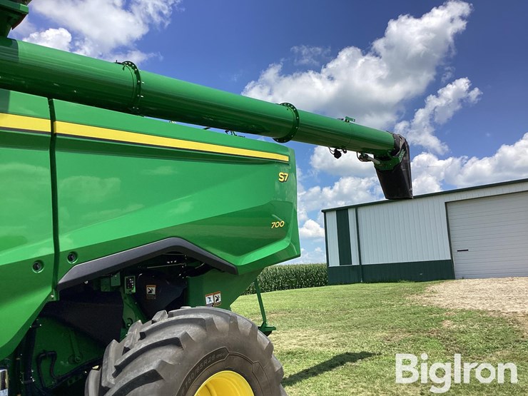 2025-john-deere-s7-700-image-18