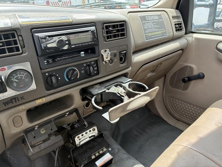 2002-ford-f550-image-23