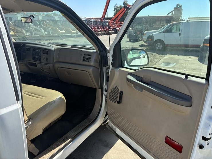 2001-ford-f250-image-14