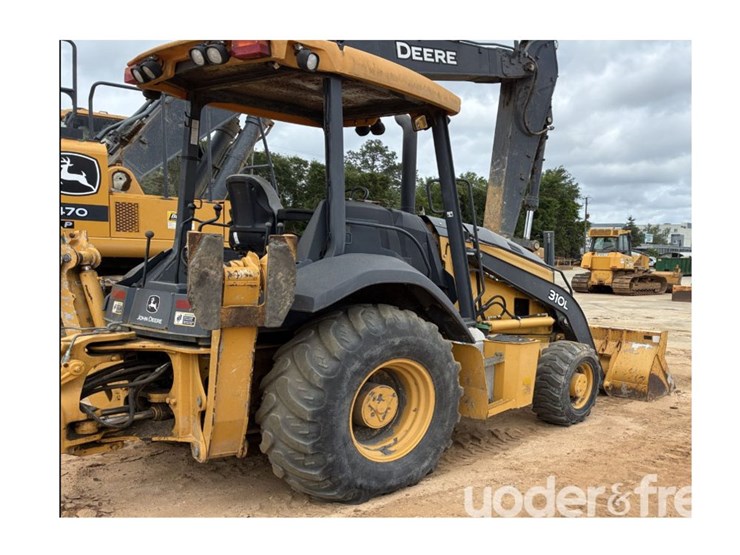 2018-deere-310l-image-2