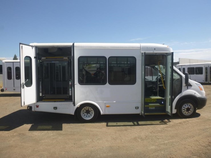 2019-ford-transit-image-6