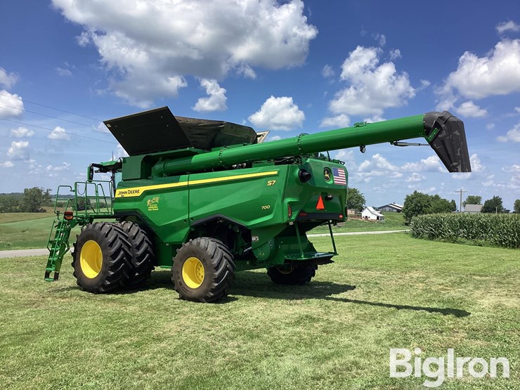 2025-john-deere-s7-700-image-7
