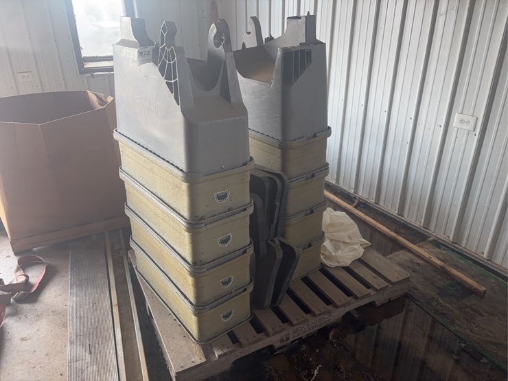 pallet-of-planter-boxes-image-3