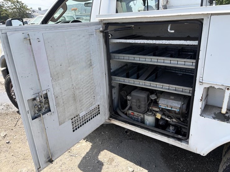 2008-ford-f550-image-20