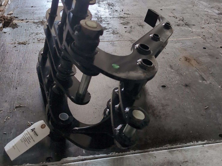 mini-excavator-wood-grab-attachment-image-3