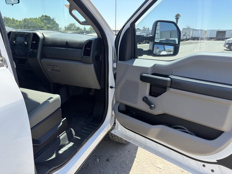 2017-ford-f350-image-10