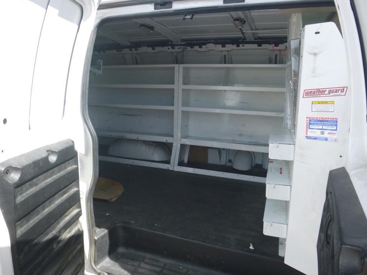 2016-chevrolet-express-3500-image-7