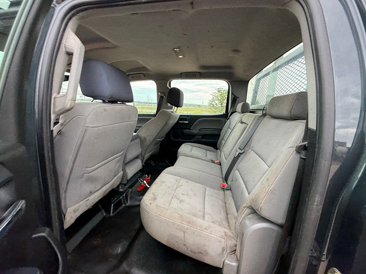 2018-chevrolet-silverado-2500hd-image-23