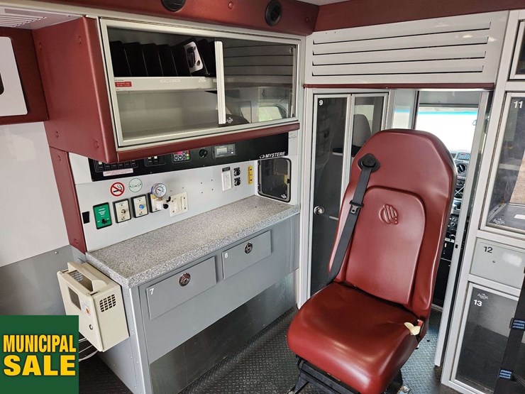 2013-ford-e450-image-24