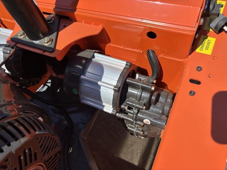 2026-sdlool-lm1000q-rc-flail-mower-image-16