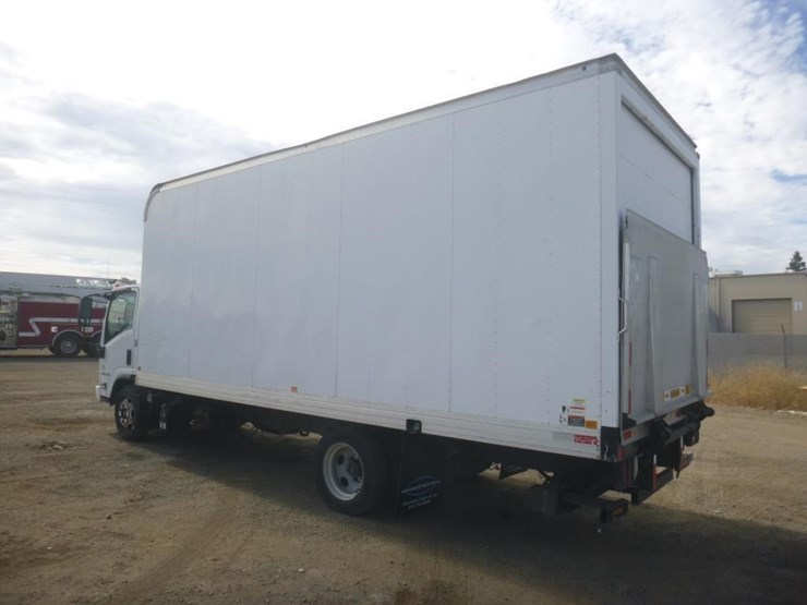2017-isuzu-nrr-image-4