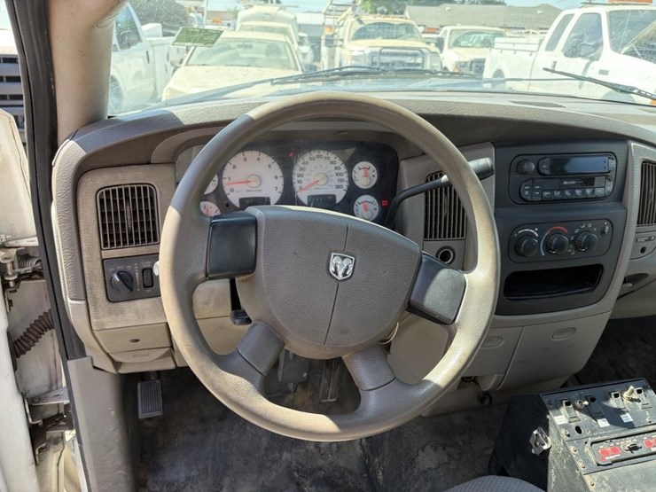 2005-dodge-ram-2500-image-12