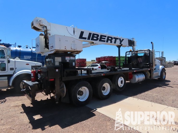 2015-peterbilt-367-image-2
