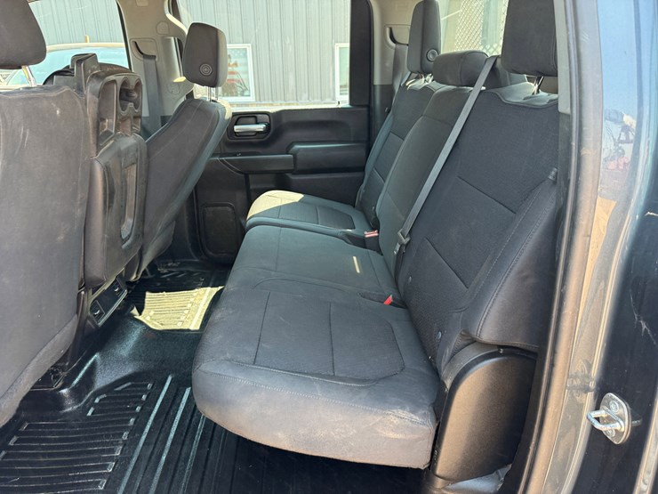2020-chevrolet-silverado-2500hd-image-22