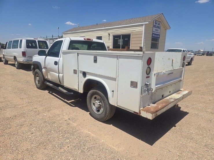 2006-chevrolet-silverado-2500-image-4