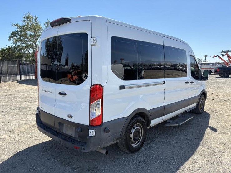 2020-ford-transit-image-3