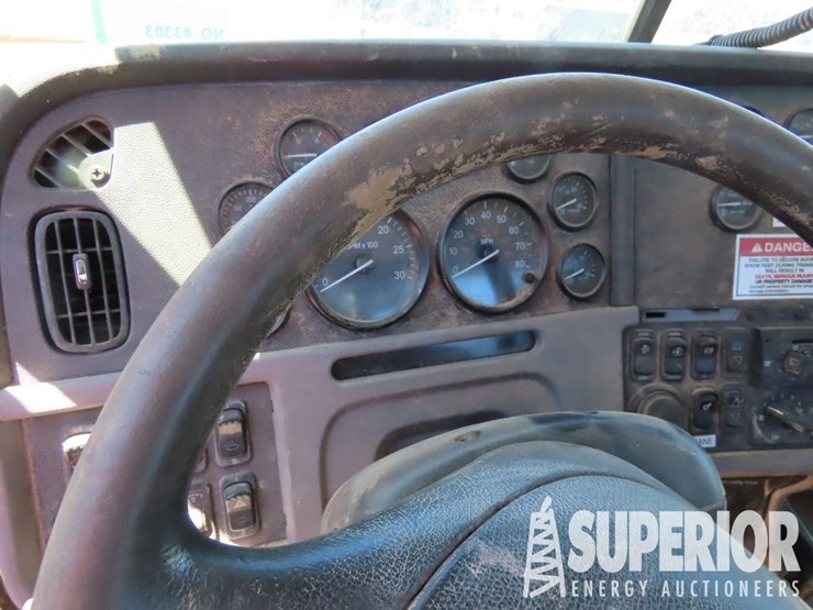 2012-peterbilt-367-image-9