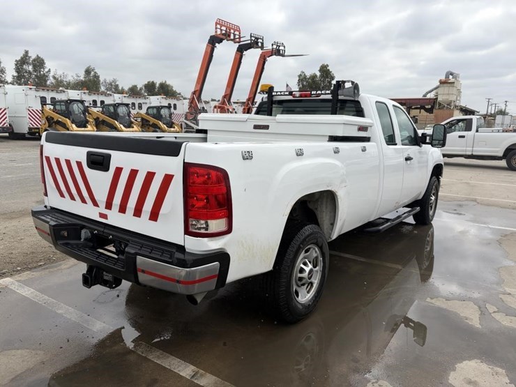 2012-gmc-sierra-2500-image-3
