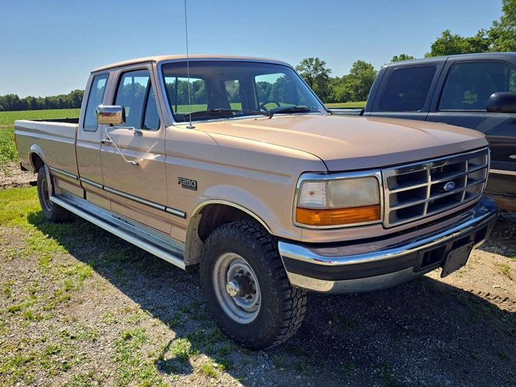1996-ford-f-250-xlt,-extended-cab,-5.8l,-gas,-bench-seat,-cloth,-4wd,-power-windows,-dmi-bumper,-gooseneck-ball,-spare-tire,-177,236-miles,-gas,-vin--1fth26h9tea7672-image-3