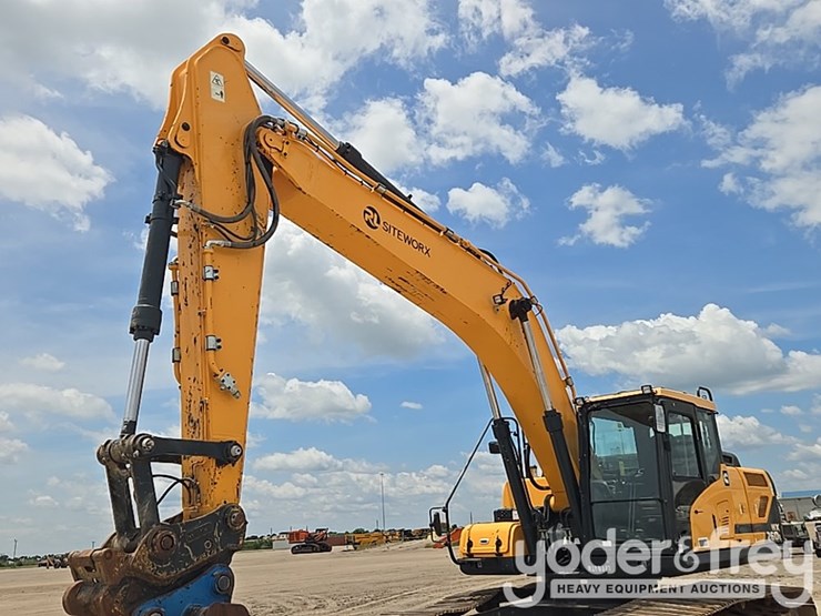 hyundai-hx260l-image-24