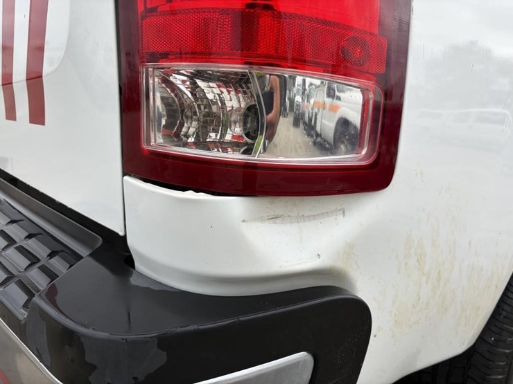 2012-gmc-sierra-2500-image-13