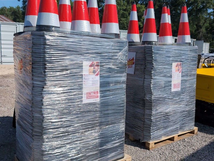 (50)-28"-traffic-cones-image-1