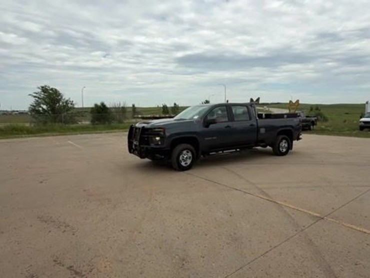 2020-chevrolet-silverado-2500hd-image-1