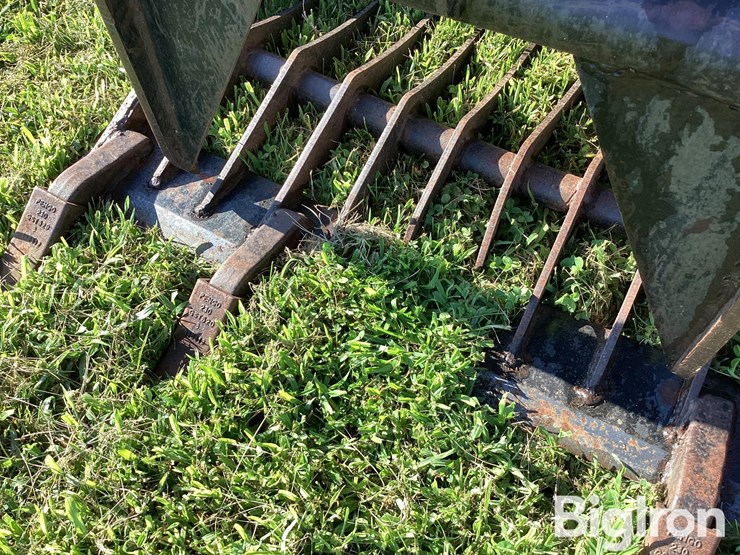 80"-skid-steer-grapple-bucket-image-17