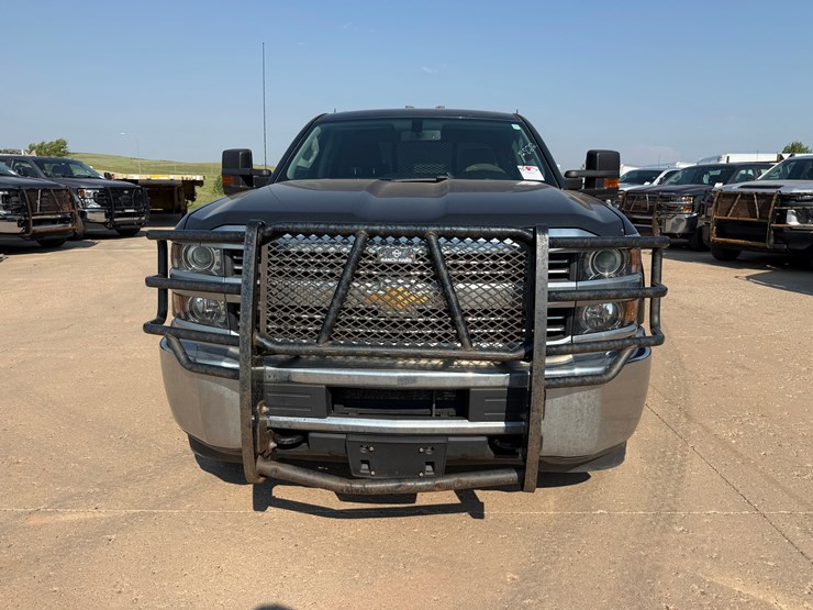 2018-chevrolet-silverado-2500hd-image-3