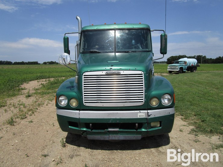 2003-freightliner-cst120-century-classic-t/a-grain-truck-image-2