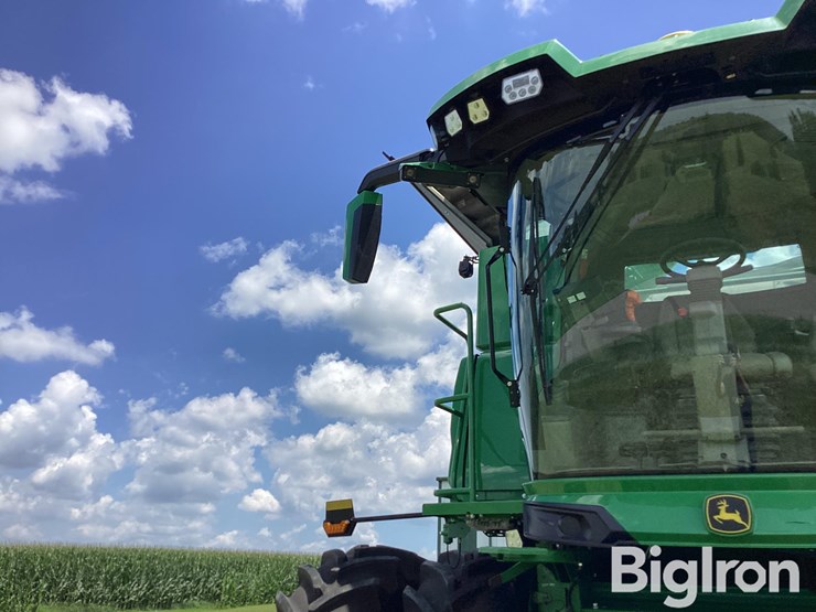2025-john-deere-s7-700-image-12