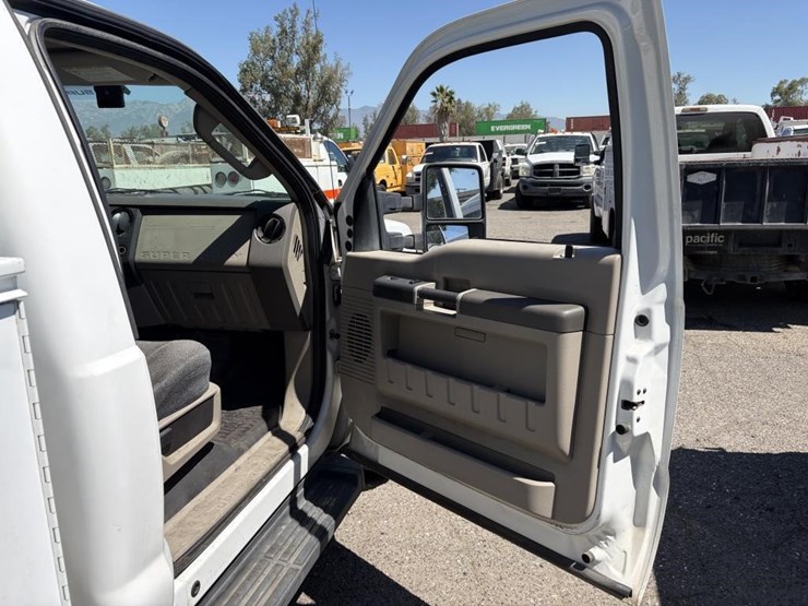 2009-ford-f350-image-11
