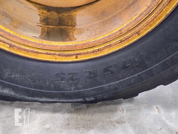 2014-caterpillar-160m2-image-34