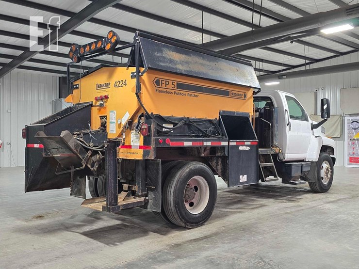 2006-gmc-topkick-c8500-image-3