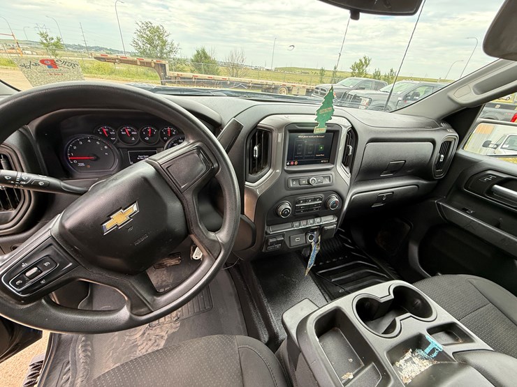 2020-chevrolet-silverado-2500hd-image-17