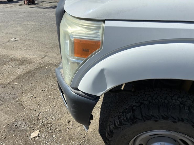 2011-ford-f250-xl-image-11