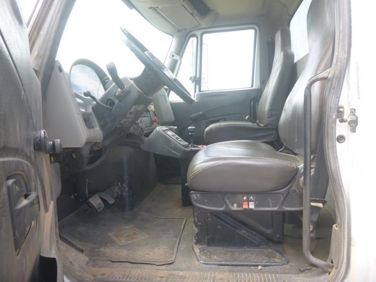 2013-international-durastar-4300-image-14