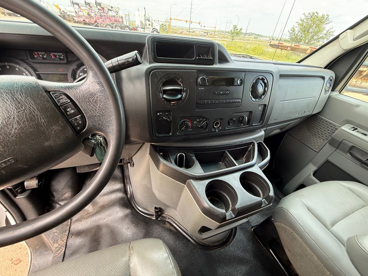 2018-ford-cargo-image-14