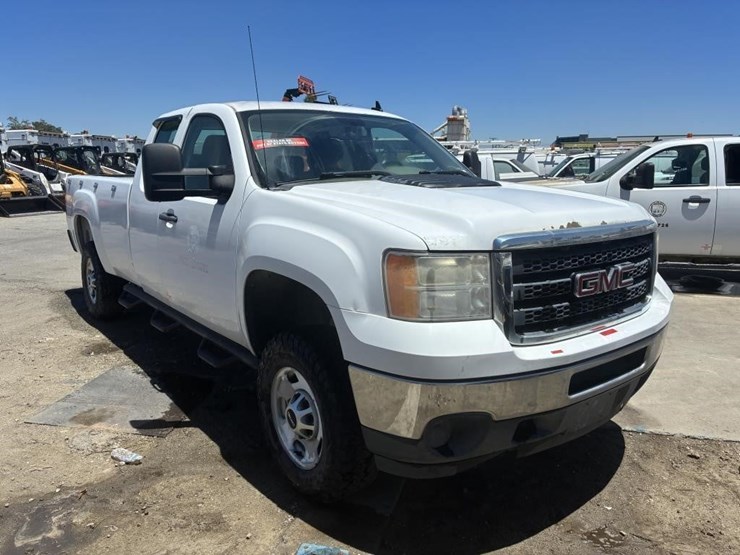 2012-gmc-sierra-2500-image-2