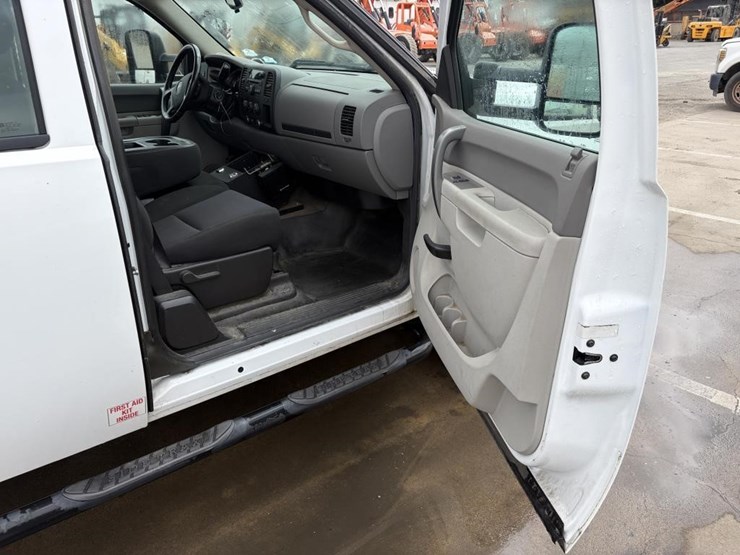 2012-gmc-sierra-2500-image-10