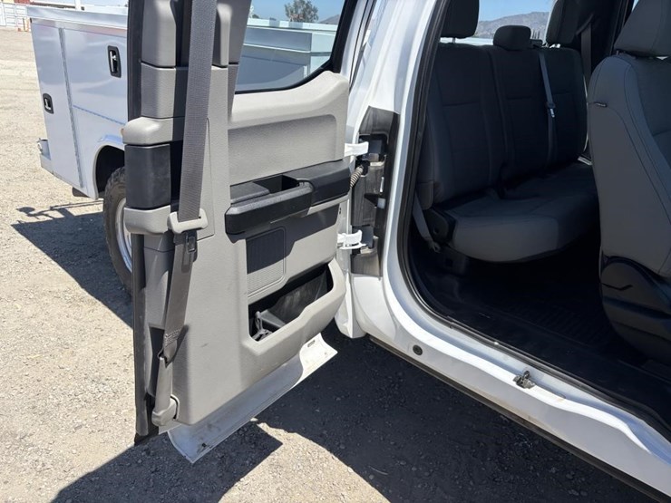 2017-ford-f350-image-11