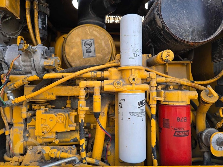 caterpillar-120h-image-18