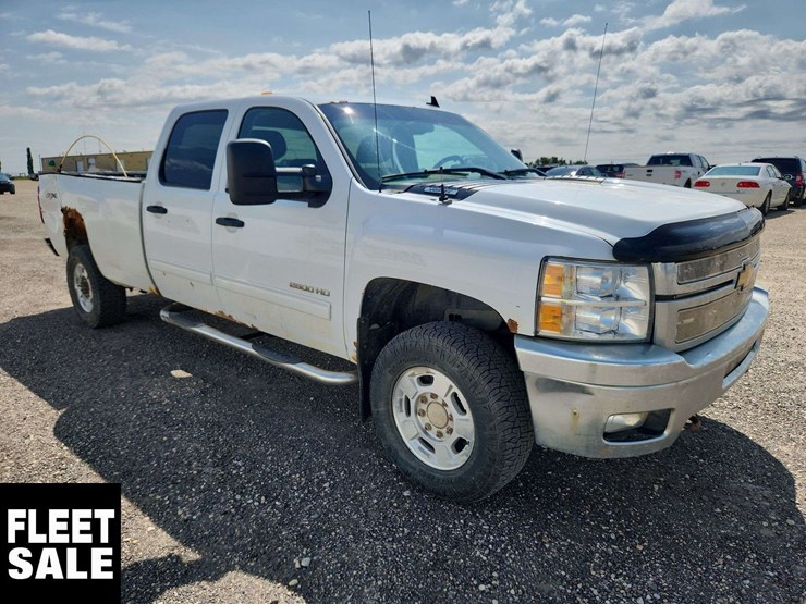 2013-chevrolet-silverado-2500hd-image-2