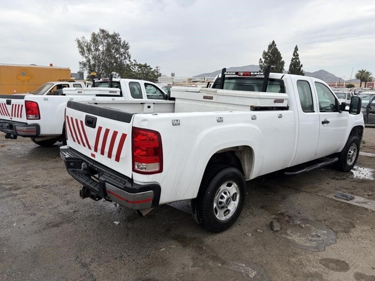 2012-gmc-sierra-2500-image-3