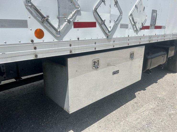 2001-gmc-t7500-image-19