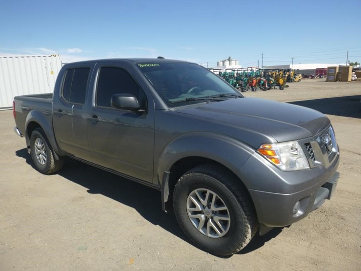 2018-nissan-frontier-image-2